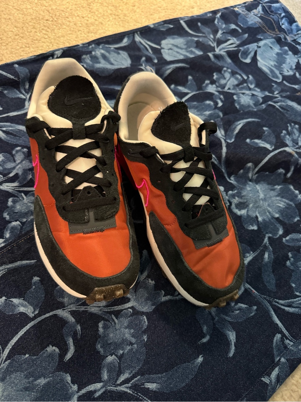 Nike Women's Orange and Pink Running Sneakers - Picture 6 of 6